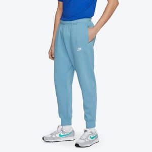 Pantalones jogger de Nike Sportswear Club Fleece en azul con logo en blanco para hombre 