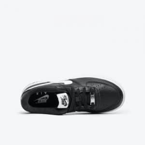 Zapatilla Nike Air Force 1 negra con detalles en blanco